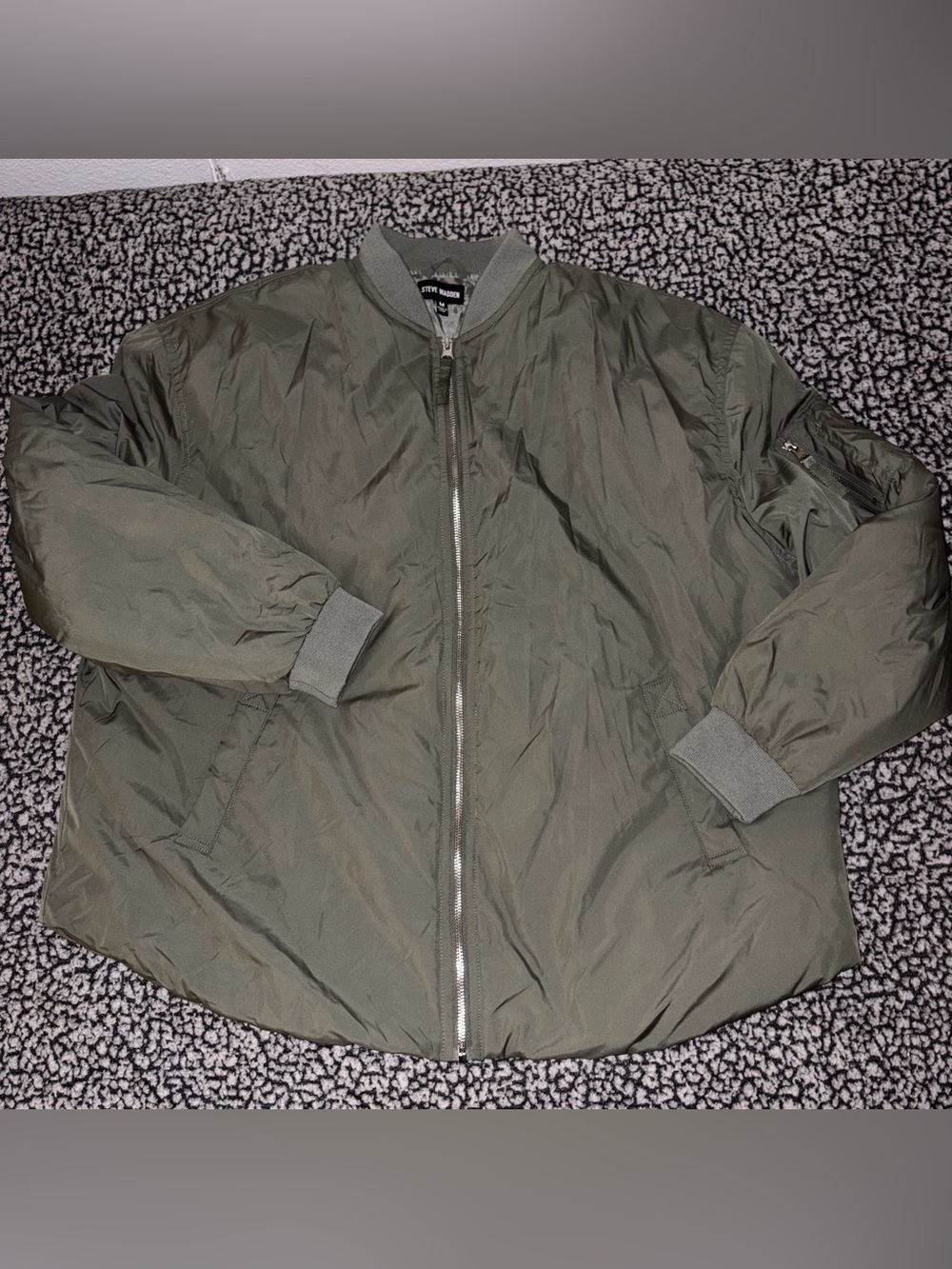 Steve Madden olive green bomber jacket size medium excellent condition.